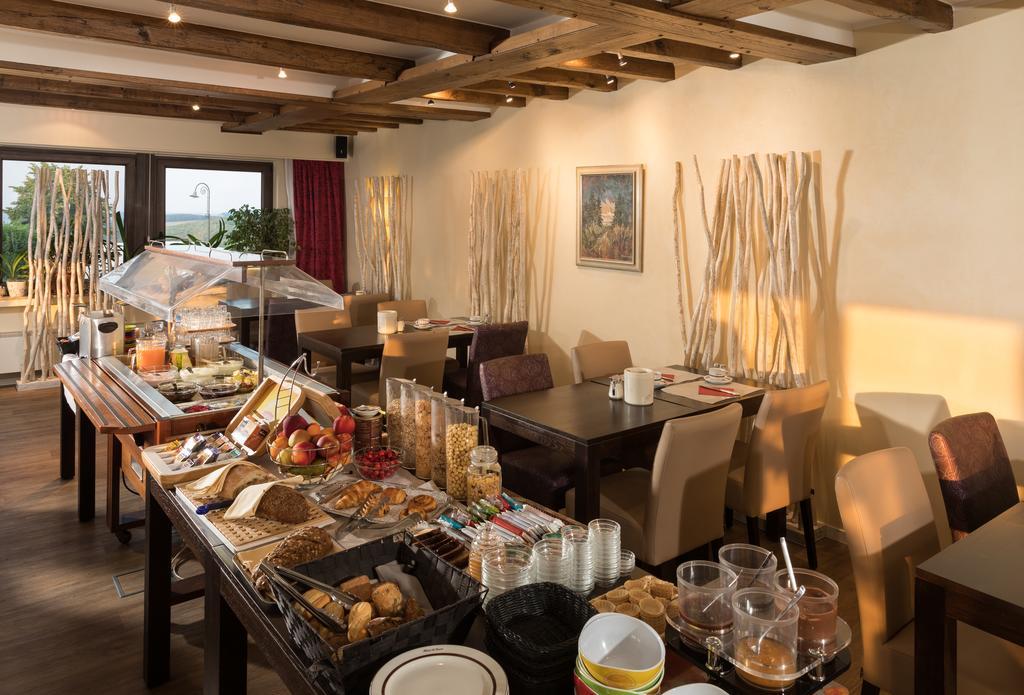 Hotel Saint Fiacre Bourscheid Bagian luar foto