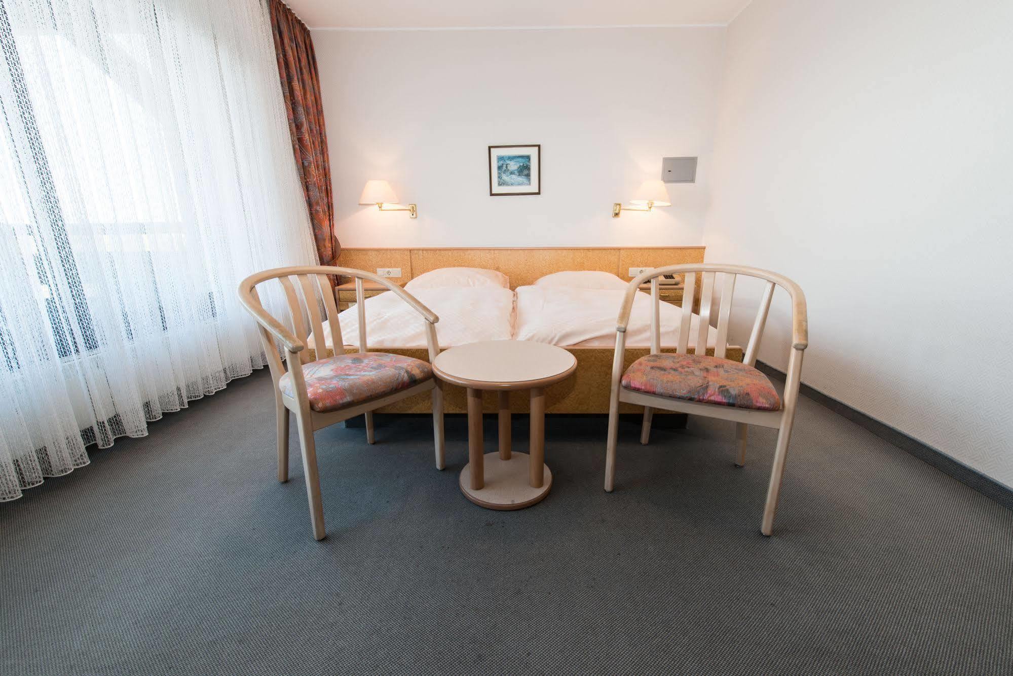 Hotel Saint Fiacre Bourscheid Bagian luar foto
