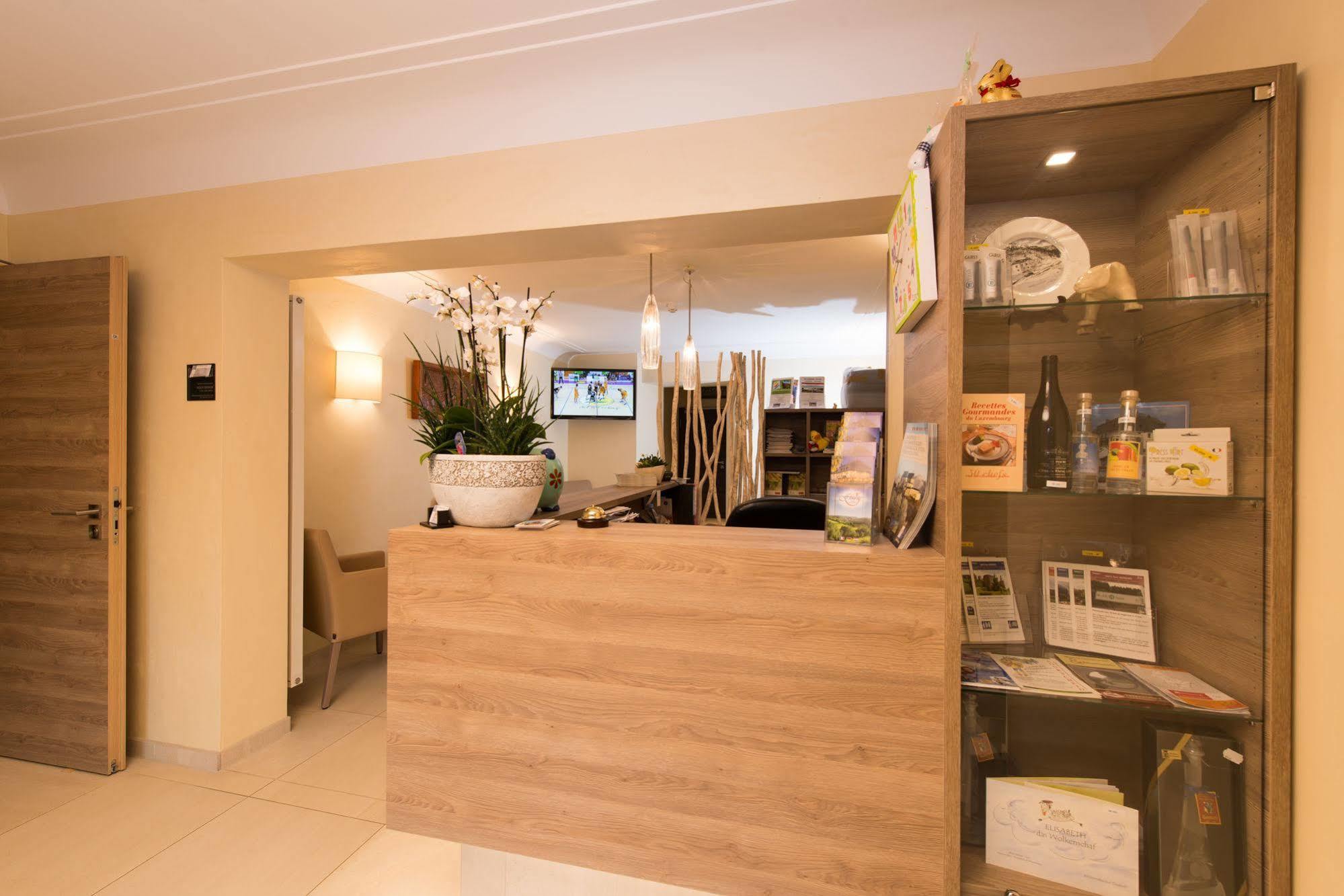 Hotel Saint Fiacre Bourscheid Bagian luar foto