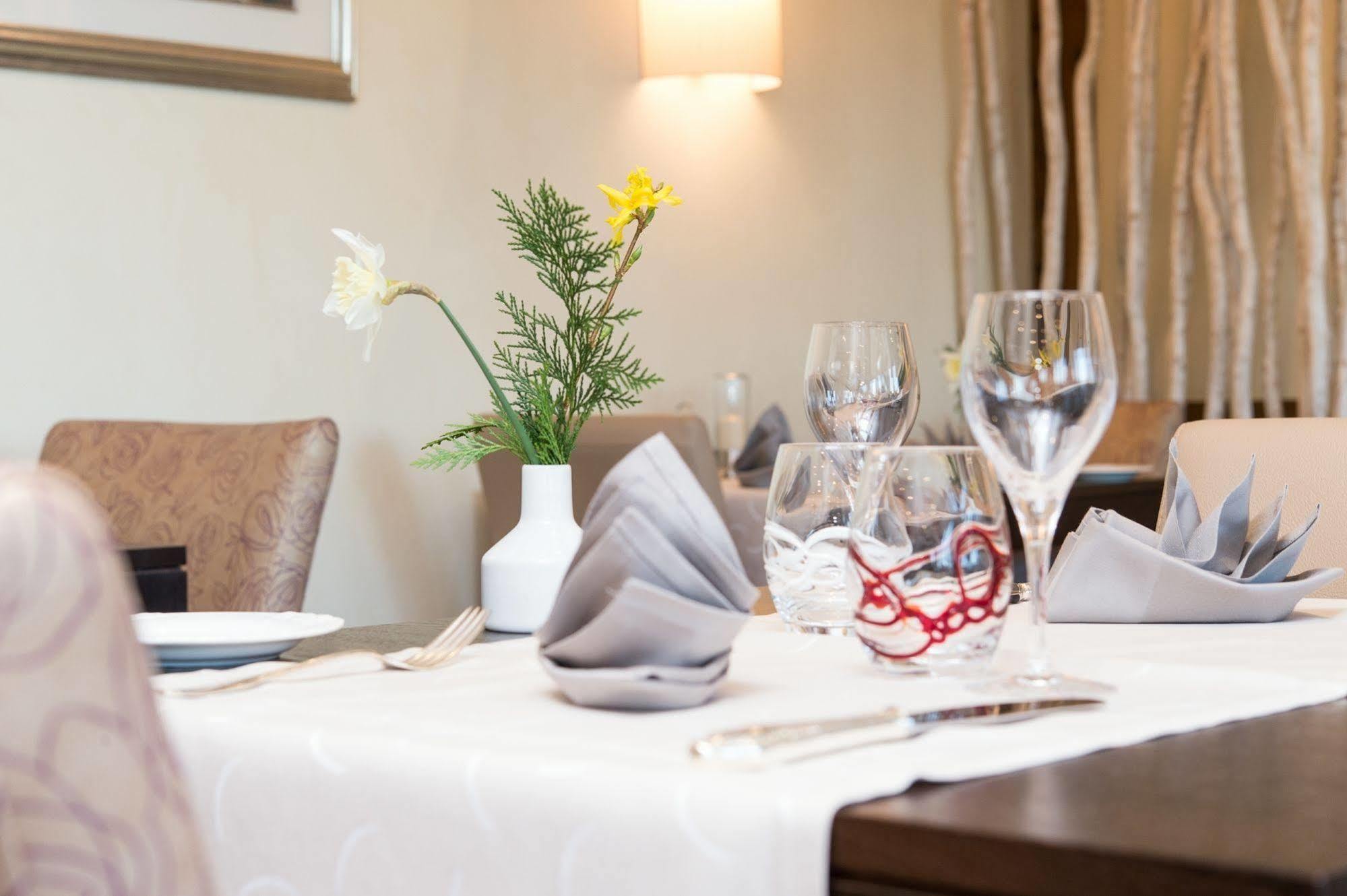Hotel Saint Fiacre Bourscheid Bagian luar foto