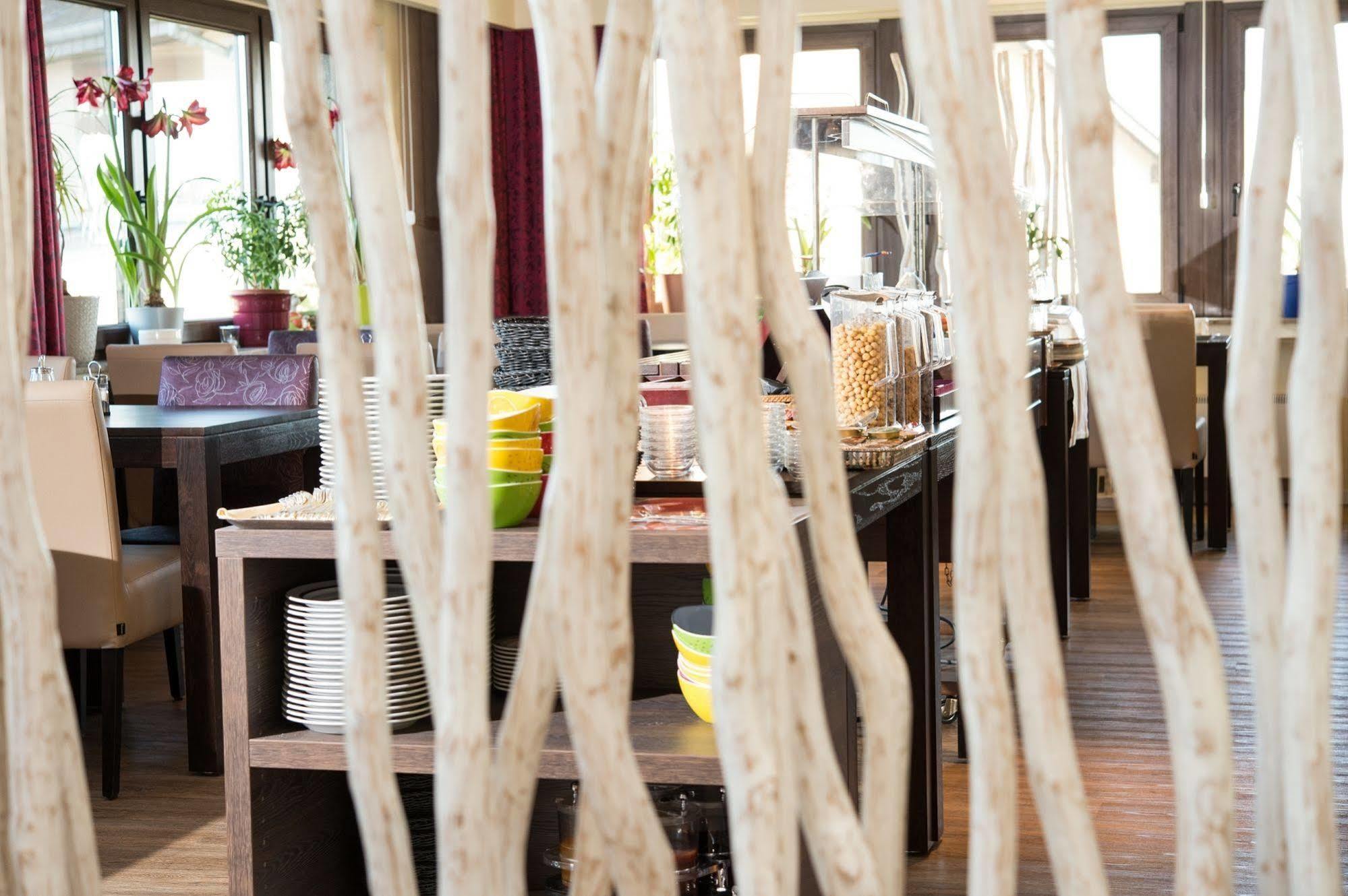 Hotel Saint Fiacre Bourscheid Bagian luar foto
