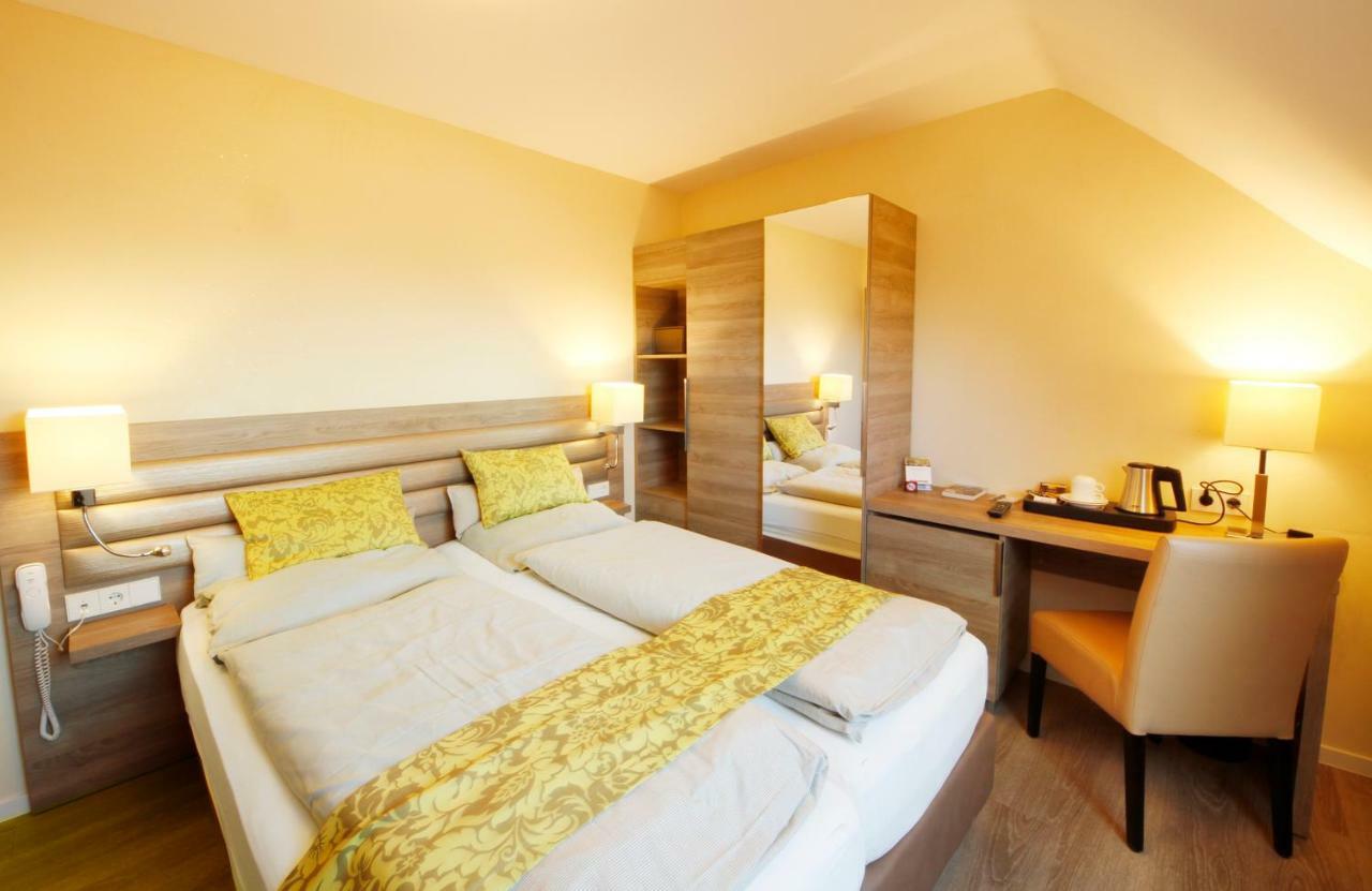 Hotel Saint Fiacre Bourscheid Bagian luar foto