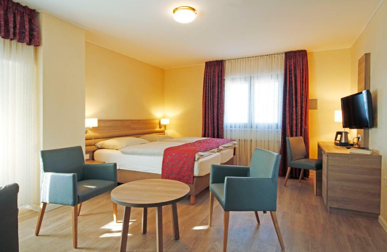 Hotel Saint Fiacre Bourscheid Bagian luar foto