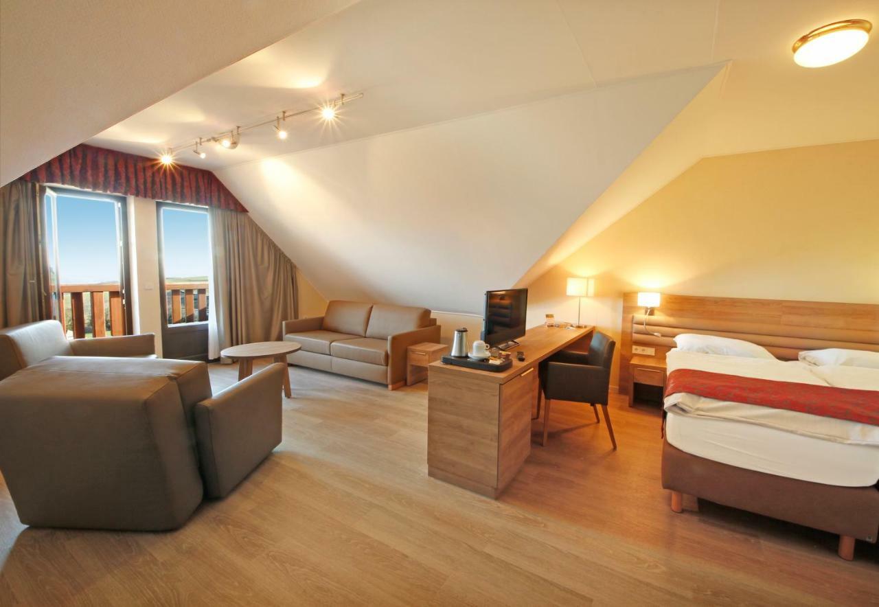 Hotel Saint Fiacre Bourscheid Bagian luar foto